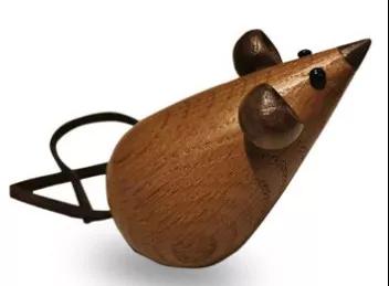 壹号娱乐手工实木富贵鼠