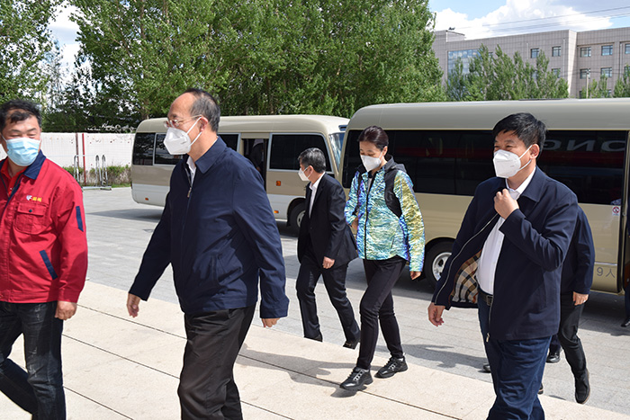 吉林省委常委、常务副省长吴靖平莅临壹号娱乐生产基地督导调研